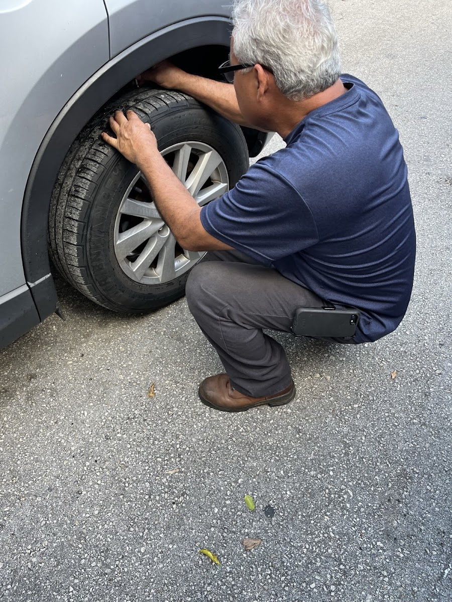 Tinos Auto Repair - photo 4